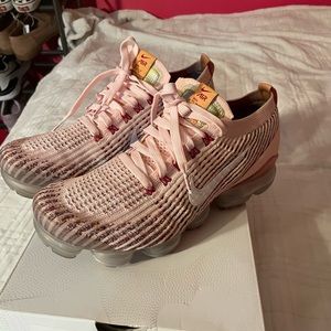 WOMEN’S NIKE AIR VAPORMAX FLYKNIT 3